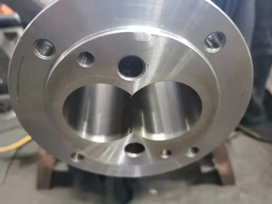สารสกัด Bimetallic PE Sheet Screw And Barrel สําหรับเครื่องยนต์พลาสติก Twin Screw Extruder Machine Segment Barrels