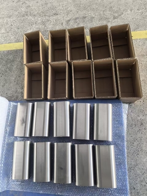 ใส่ทนทาน บีเมทัลลิกสกรู บาร์เรลไลนเนอร์สําหรับเครื่องปั้นฉีด พลาสติก Extruder