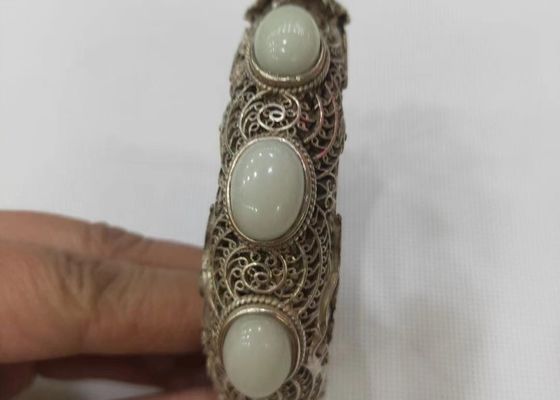 สร้อยข้อมือลายมงคลจีนพร้อมพรที่ดี
