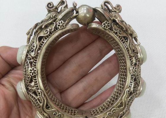 สร้อยข้อมือลายมงคลจีนพร้อมพรที่ดี