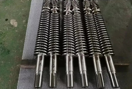 สกรูคู่ทรงกรวย Bimetallic SKD สำหรับท่อระบายน้ำทิ้ง UPVC